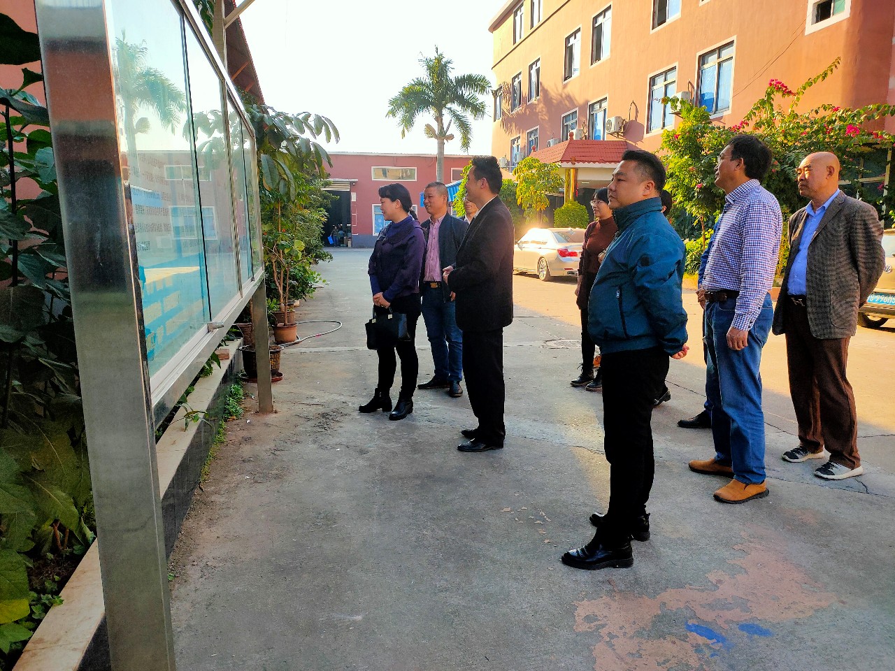 东城政法委领导率队考察指导银河优越会科技集团“平安文化”建设情况