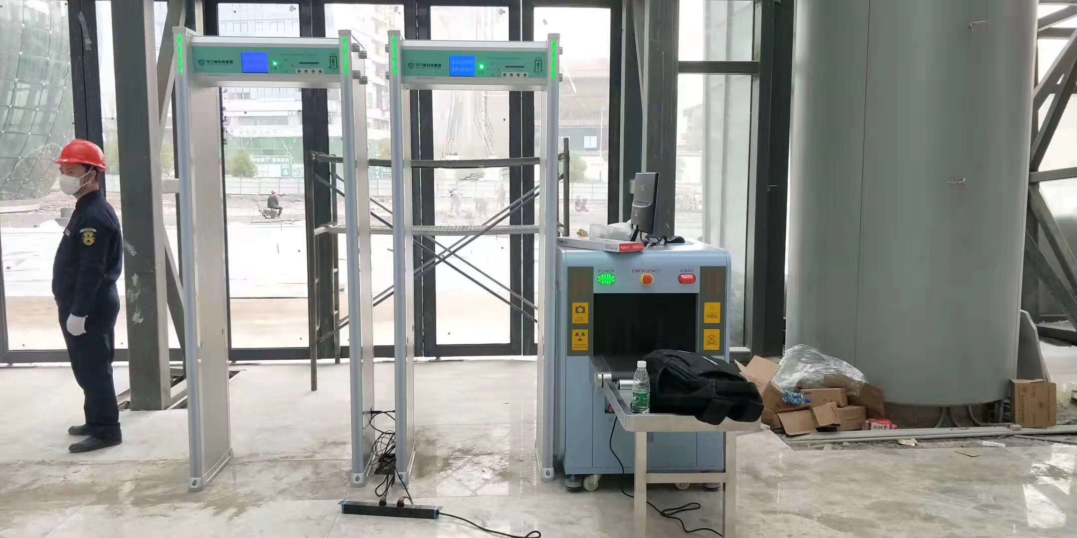 中国南昌VR产业基地采用银河优越会安检机安检门等安检设备